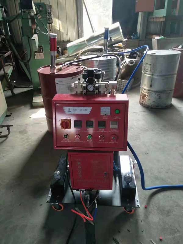 聚氨酯澆注設(shè)備JNJX-III(D)型(圖1) 聚氨酯保溫發(fā)泡澆筑設(shè)備JNJX-III(D)型